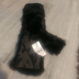 Wilson's Leather (Faux Fur Scarf) Brand New!